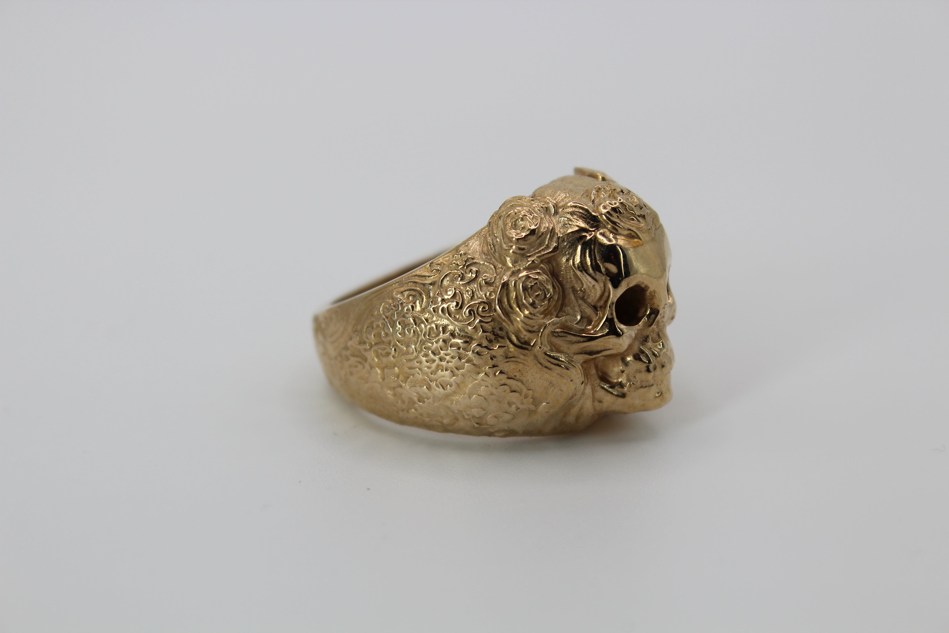 Floral skull ring