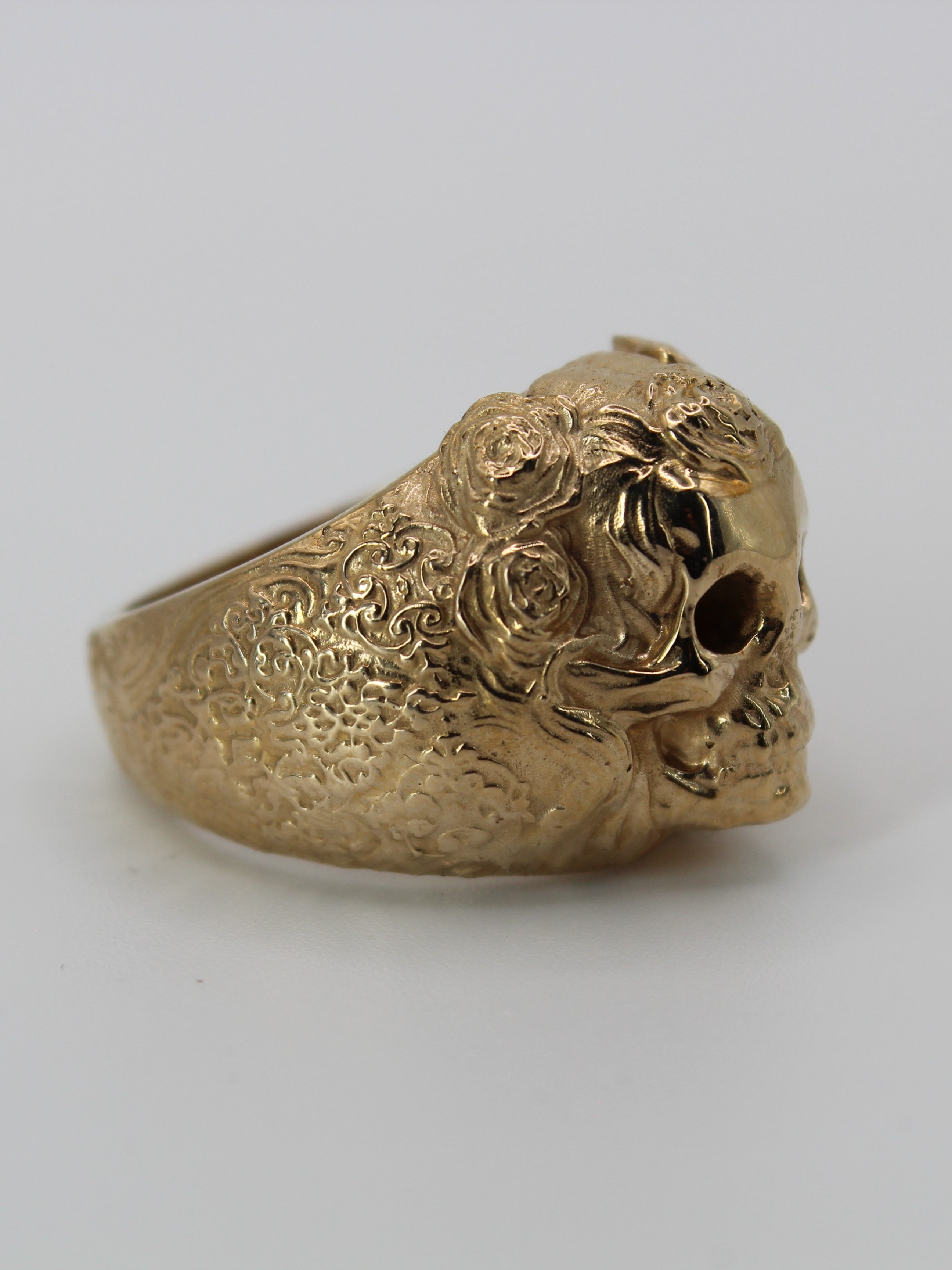 Floral skull ring