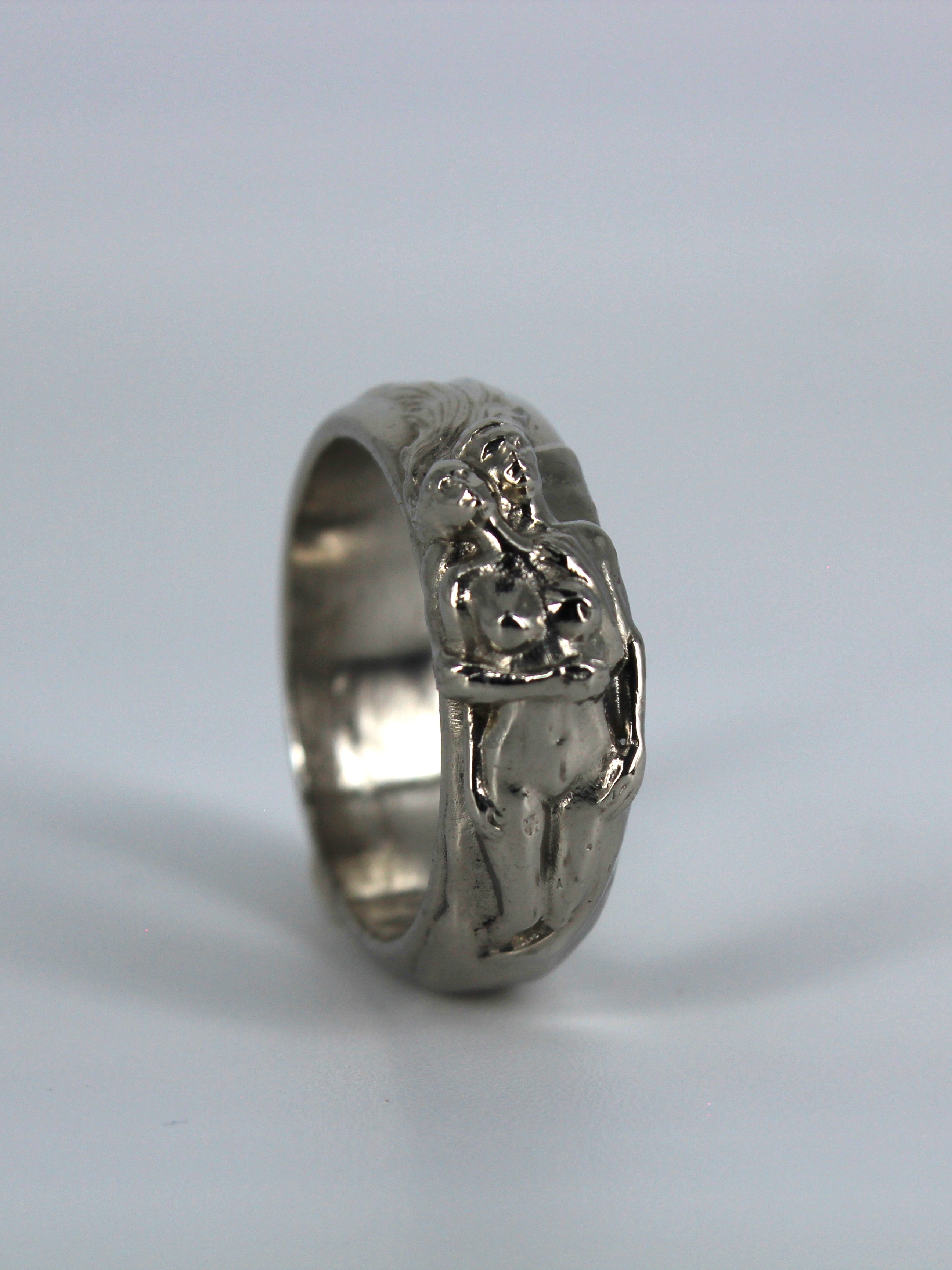 Ring of Embraced Lady